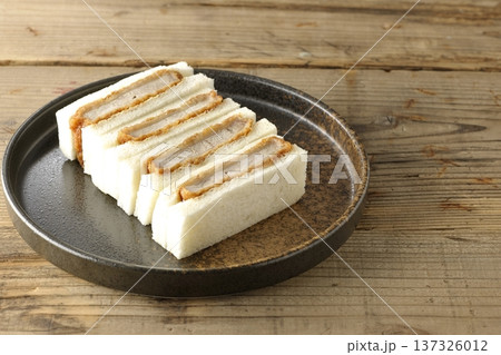 ヒレカツサンド 137326012