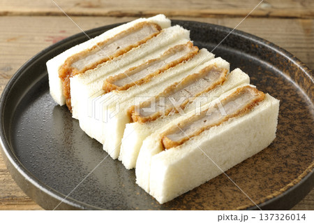 ヒレカツサンド 137326014