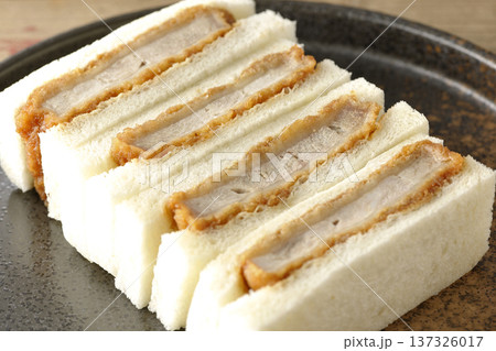 ヒレカツサンド 137326017