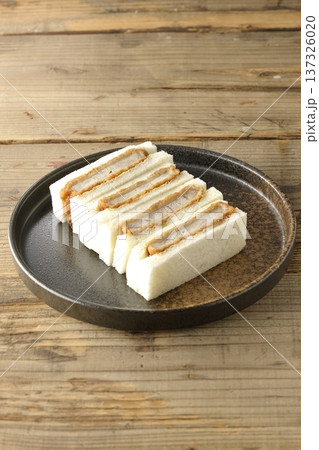 ヒレカツサンド 137326020