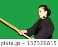 剣道シニア女性,防具姿 137326815