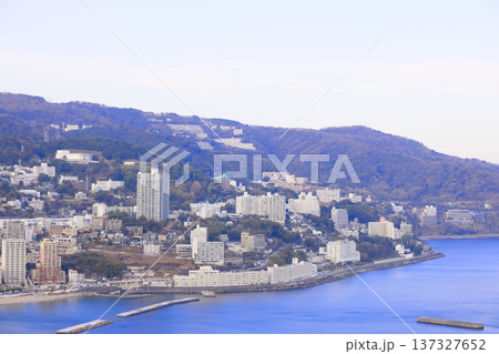 熱海城から見た熱海市街 137327652