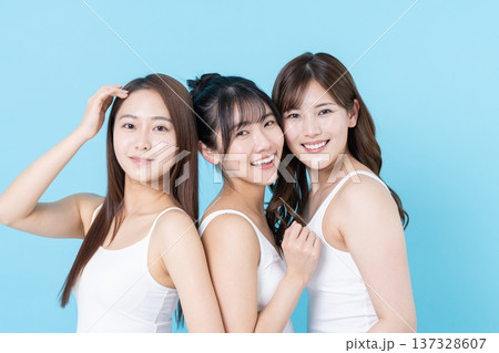 若い女性のスキンケア 若い女性のスキンケア 137328607