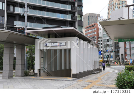 大阪メトロ　中津駅の入口 137330331