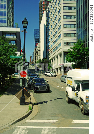 カナダのハリファックスの沿岸の美しい街並み 137330341