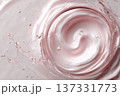 ピンクの化粧品クリームと水しぶきの背景素材　美容・スキンケアのイメージ 137331773