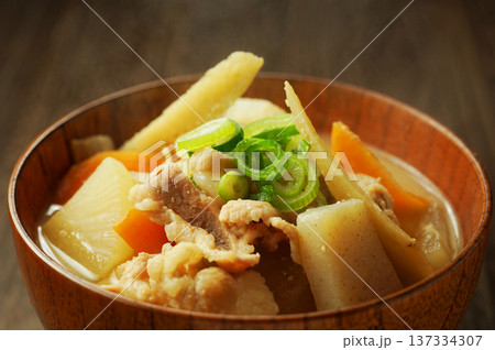 熱々の豚汁 137334307