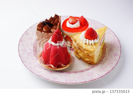 苺ケーキ チョコケーキ 苺ケーキ チョコケーキ 137335015