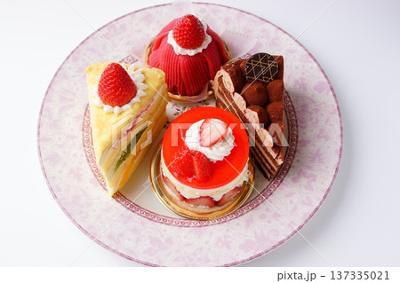 苺ケーキ チョコケーキ 苺ケーキ チョコケーキ 137335021