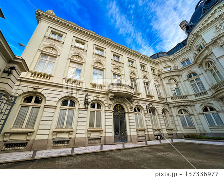 Imposing white government building with columns and a grand entrance 137336977