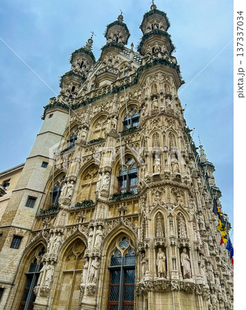 Gothic architecture of Leuven town hall with christmas preparations 137337034