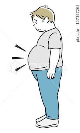 ぽっこりお腹の男性　中年太り 137337268