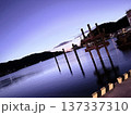 夜明けの静かな海 137337310