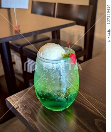 メロンソーダ 137339414