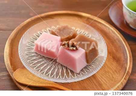 桜とくるみ入りのごま豆腐 137340076