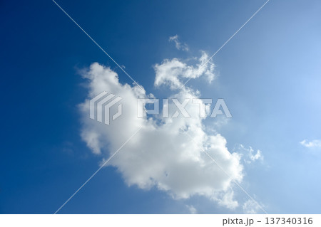 空素材 137340316