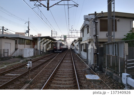 夕暮れの門戸厄神と5000系 夕暮れの門戸厄神と5000系 137340926