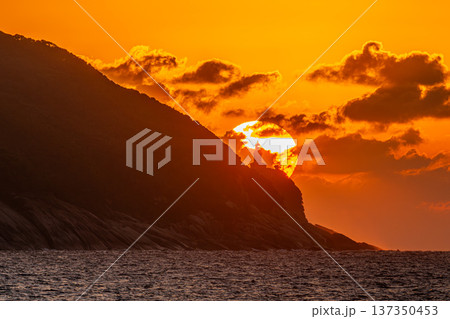 屋久島灯台と夕日 屋久島の夕景(秋 屋久島灯台と夕日 屋久島の夕景(秋 137350453
