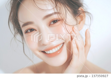 美しい肌の女性・30〜40代イメージ 137350927