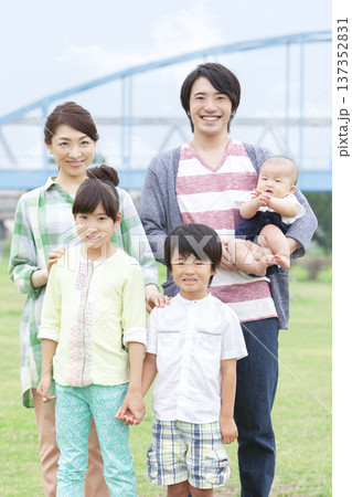 5人家族のポートレート 5人家族のポートレート 137352831