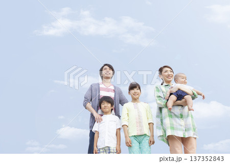 5人家族のポートレート 5人家族のポートレート 137352843