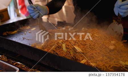 屋台鉄板焼きそば 屋台鉄板焼きそば 137354178