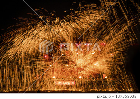 Molten Iron Flowers / Iron Fireworks Molten Iron Flowers / Iron Fireworks 137355038