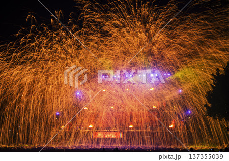 Molten Iron Flowers / Iron Fireworks Molten Iron Flowers / Iron Fireworks 137355039