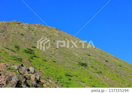 那須岳の登山風景 137355294