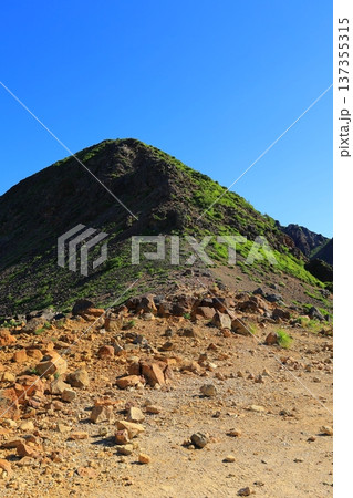 那須岳の登山風景 137355315