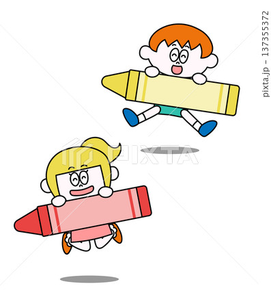 クレヨンで遊ぶ子供のかわいいイラスト 137355372