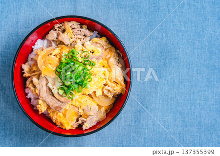 他人丼 豚肉と卵の和風どんぶり 137355399