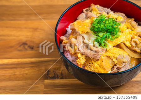 他人丼 豚肉と卵の和風どんぶり 137355409