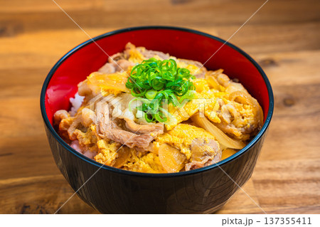 他人丼 豚肉と卵の和風どんぶり 137355411