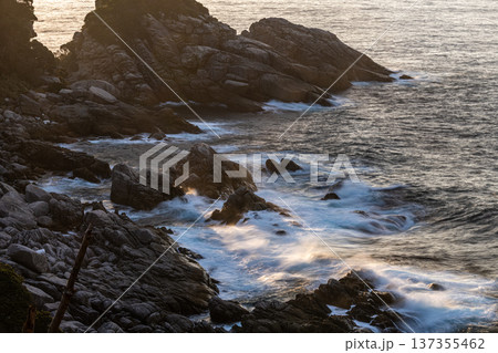 屋久島の釣りポイント 四瀬海岸の夕景(冬 屋久島の釣りポイント 四瀬海岸の夕景(冬 137355462