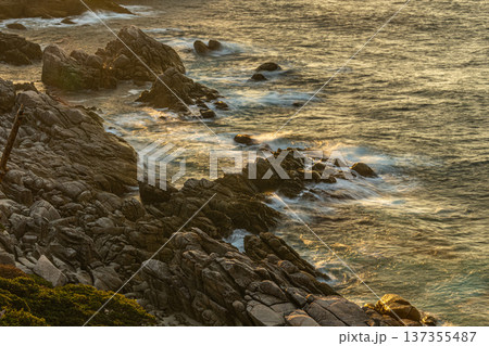 屋久島の釣りポイント 四瀬海岸の夕景(冬 屋久島の釣りポイント 四瀬海岸の夕景(冬 137355487