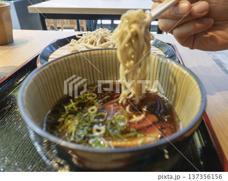 喉ごしを味わう。つゆに潜らせる本格手打ち蕎麦 喉ごしを味わう。つゆに潜らせる本格手打ち蕎麦 137356156
