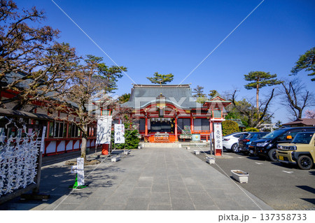 東京都　西東京市　東伏見稲荷神社　拝殿 137358733