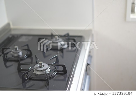 ガスコンロ（3口・据置型） 137359194