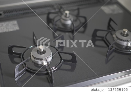 ガスコンロ（3口・据置型） 137359196