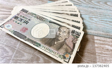 100万円の札束 137362405