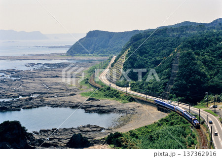 2007年 紀勢本線を走るDE101152快速さよならきのくにシーサイド号 2007年 紀勢本線を走るDE101152快速さよならきのくにシーサイド号 137362916