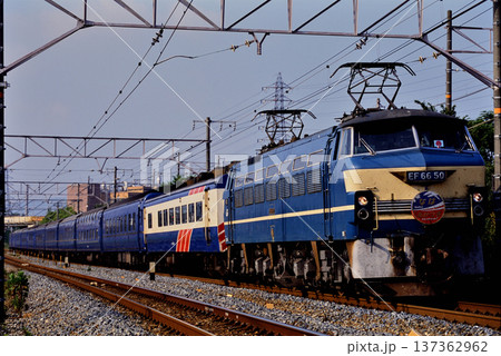 2007年 東海道本線を走るEF6650ブルートレインなは・あかつき 2007年 東海道本線を走るEF6650ブルートレインなは・あかつき 137362962