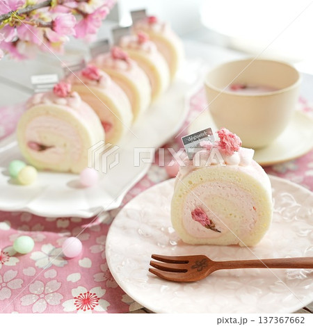 春スイーツ 桜ロールケーキ 春スイーツ 桜ロールケーキ 137367662