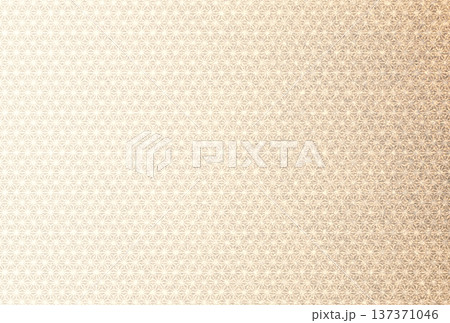 キラキラ輝く繊細な淡い茶色の模様に薄黄色の麻の葉柄を重ねた背景画像14 137371046
