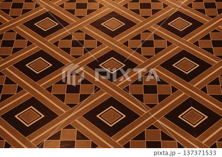 クラシックな寄木張りの床 幾何学模様の木製テクスチャ 137371533