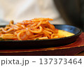 日本の昔のおいしいナポリタン 137373464