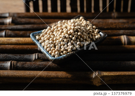 White pepper 137376979