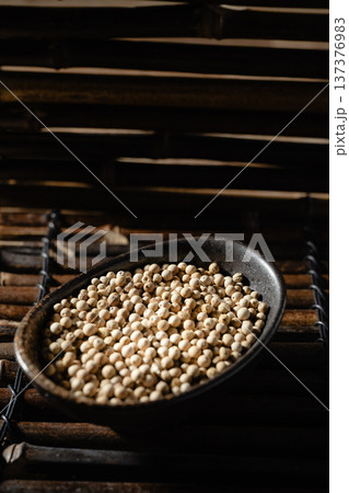 White pepper 137376983