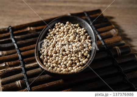 White pepper 137376986